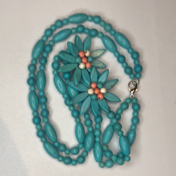VTG Turquoise Color Double Stranded Beaded Choker Necklace - Flowers On The Side - Picture 1 of 7